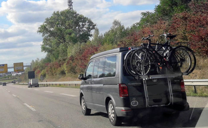 Heck-Fahrradträger zum Einhängen am Fahrzeugheck im Vergleich – BIKE GEEK